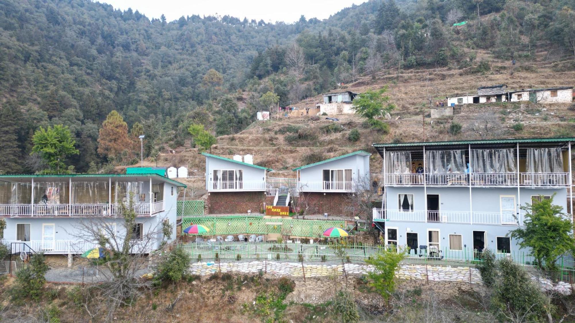 The Rare One'S Mukteshwar - Resort & Cafe מראה חיצוני תמונה