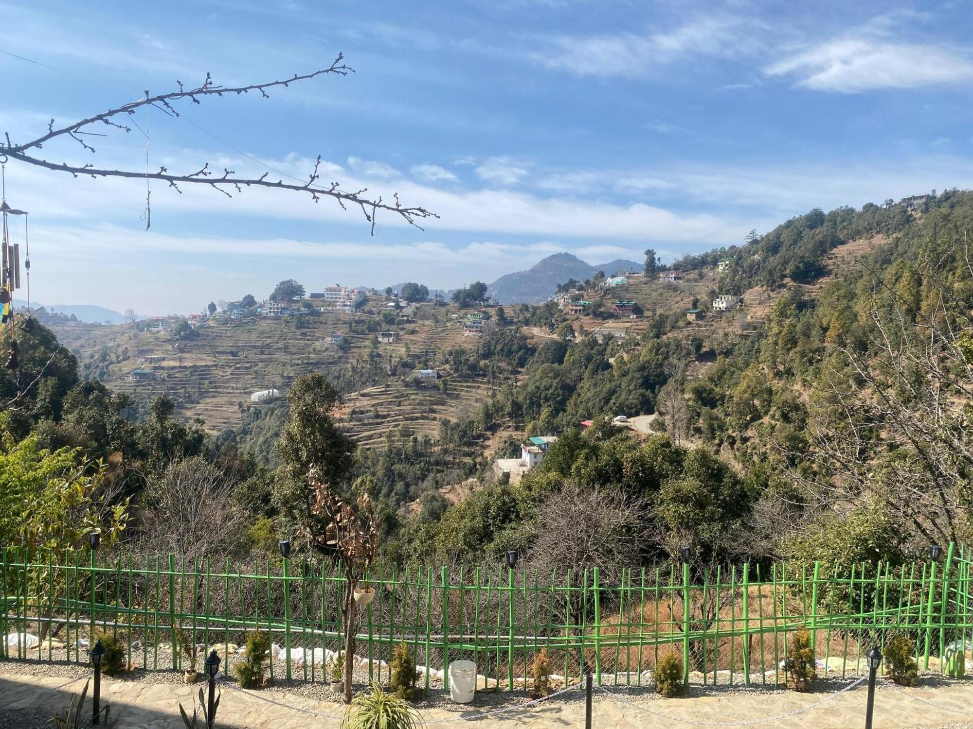 The Rare One'S Mukteshwar - Resort & Cafe מראה חיצוני תמונה