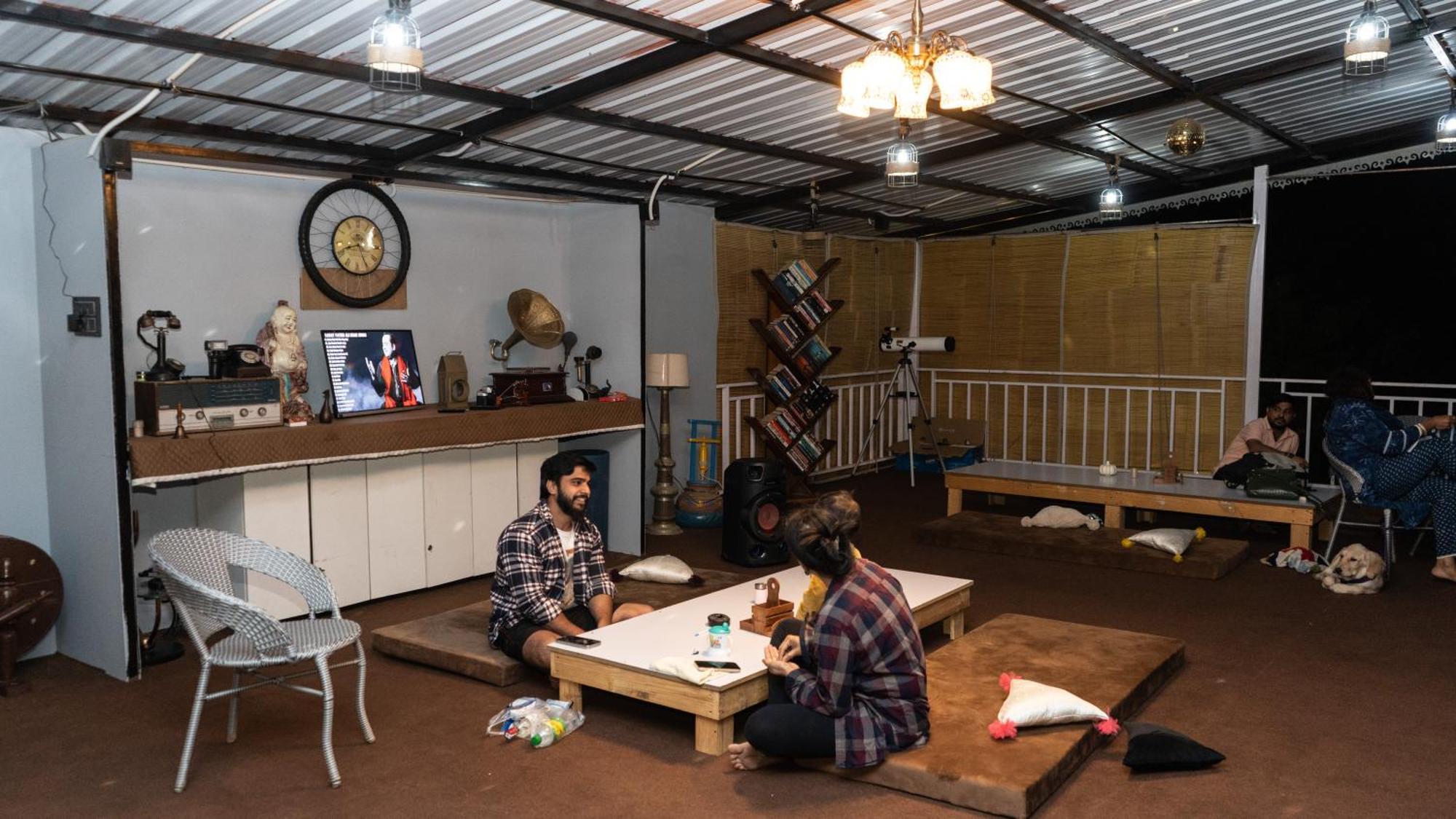 The Rare One'S Mukteshwar - Resort & Cafe מראה חיצוני תמונה