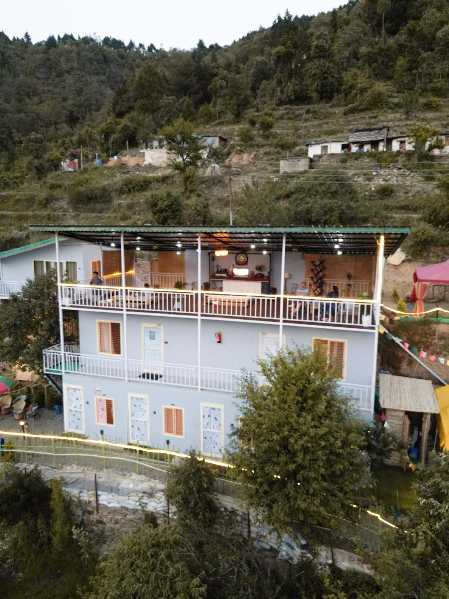 The Rare One'S Mukteshwar - Resort & Cafe מראה חיצוני תמונה