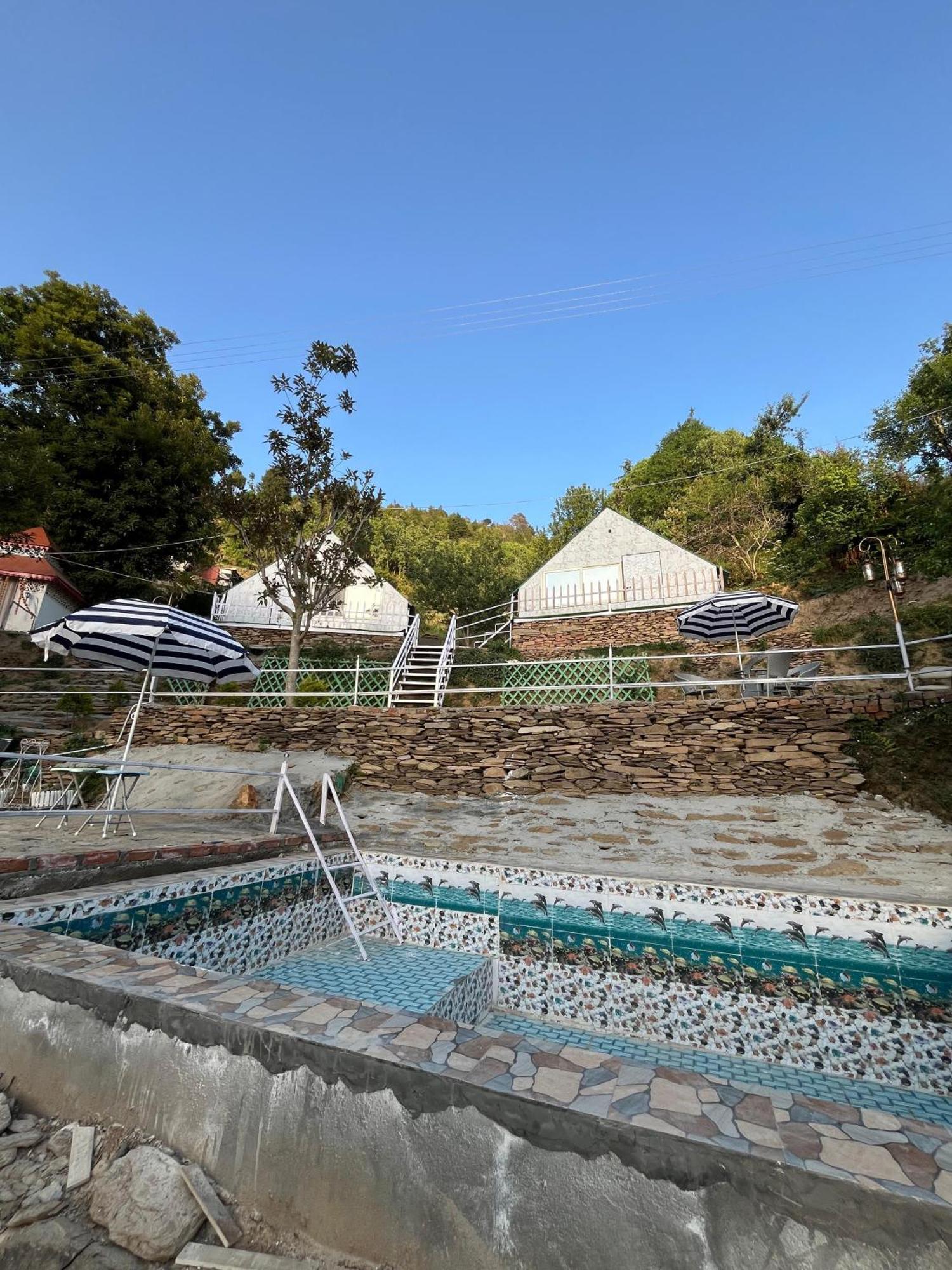 The Rare One'S Mukteshwar - Resort & Cafe מראה חיצוני תמונה